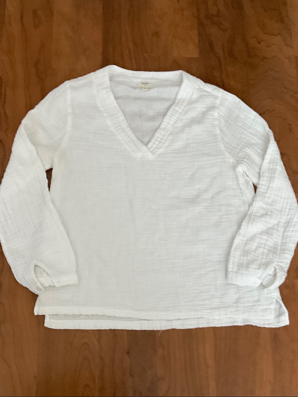 dylan White V-Neck Long Sleeve women’s cotton gauze top-small